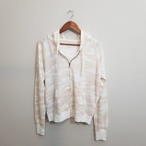 Juniors' SO® Cream Camo Long Sleeve Zip-Up Hoodie